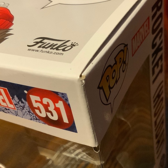 Funko POP! Rocket (Holiday) #531 (Marvel) - Picture 2 of 9